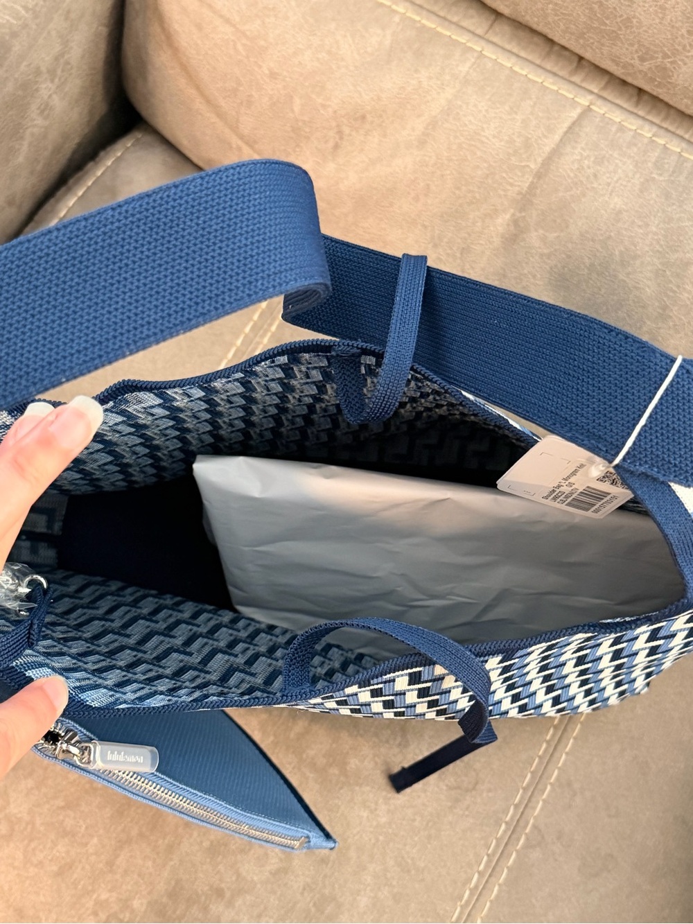 lululemon Navy & White Shoulder Bag 12L L monogram knit - Picture 6 of 6
